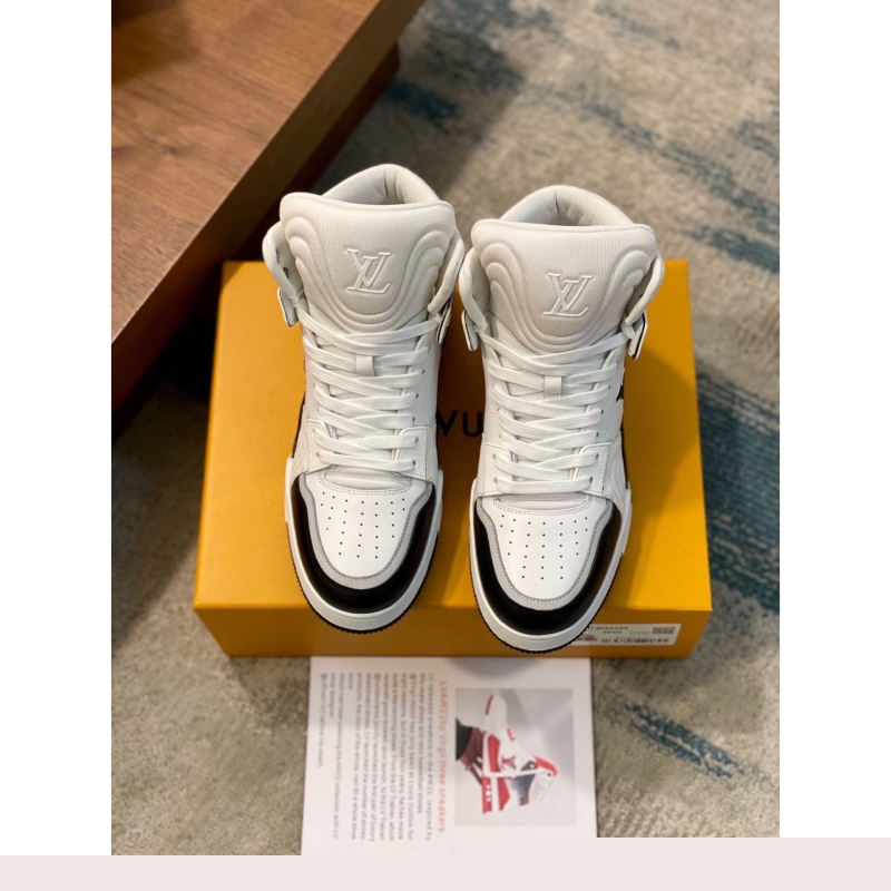 l**is V*t*n sneakers